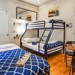 Metropolitan Manhattan Apartment New York