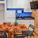 Metropolitan Manhattan Apartment New York