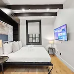 Apartment Downing By Rove Travel Private Terrace & Patio New York