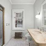 Downing By Rove Travel Private Terrace & Patio Apartment New York