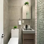 Apartment 48-5fe Brand New 2br In Prime Midtown - W&d