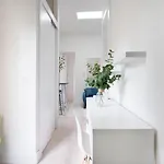 48-5fe Brand New 2br In Prime Midtown - W&d * New York