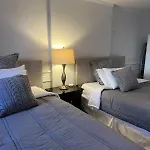 Guest house Share Historic Brownstone With The Host! *
