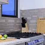 Apartment 428-2w Newly Furnished Prime Location 2br Sleeps 5