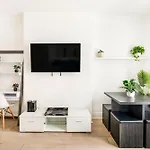 428-2W Newly Furnished Prime Location 2Br Sleeps 5