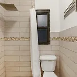 428-2w Newly Furnished Prime Location 2br Sleeps 5 Apartment *