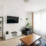 428-2W Newly Furnished Prime Location 2Br Sleeps 5