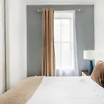 Apartment 428-2w Newly Furnished Prime Location 2br Sleeps 5 New York