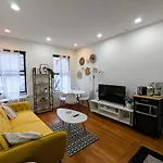 Chic One Bedroom Retreat In Downtown Manhattan