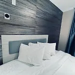 Hotel Rose Bronx Brand New