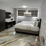 The Essence Hotel At Jfk