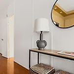 Outstanding & Bright Apartment In Midtown Manhattan