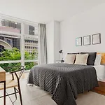 Outstanding & Bright Apartment In Midtown Manhattan