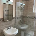 One Bedroom, Nyc 45 Min By Subway , Brooklyn, Brighton Apartment New York