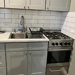 One Bedroom, Nyc 45 Min By Subway , Brooklyn, Brighton New York
