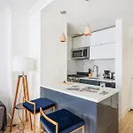 1597-2 Luxury Upper East Side Studio W&D