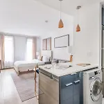 1597-2 Luxury Upper East Side Studio W&D