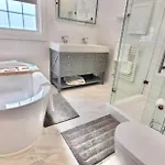 Gorgeous Victorian House!! Entire In Sam's New York