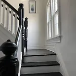 Gorgeous Victorian House!! Entire In Sam's New York