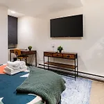 3 Bedroom Cozy Home In Manhattan Valley