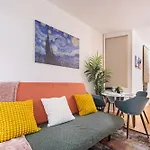 2 Bedroom Paradise In Hells Kitchen Manhattan Apartment New York