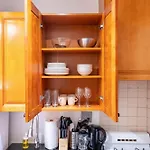 2 Bedroom Paradise In Hells Kitchen Manhattan