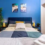 2 Bedroom Paradise In Hells Kitchen Manhattan New York