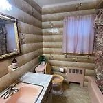 Luxury Three Bedroom In A Private House New York