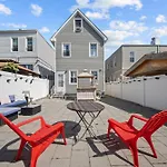 Newly Renovated One Bedroom Apartment !