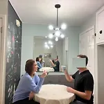Homestay Friendly In Williamsburg Brooklyn New York