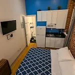 Metropolitan Manhattan Apartment