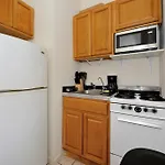 Cozy Studio Steps To Central Park Upper E Side