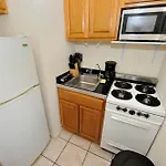 Cozy Studio Steps To Central Park Upper E Side