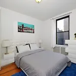 Midtown West Furnished 3 Bedroom Apartment