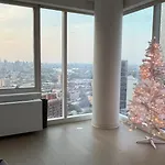 Luxury 2 Bedrooms 2 Bathrooms Corner Apartment Breathtaking City Views Modern Retreat