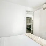 39-2 Renovated 3br Prime Hudson Yards Area Apartment *