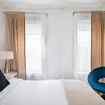 39-2 Renovated 3br Prime Hudson Yards Area Apartment New York
