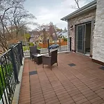 Luxury Hotel-Style Room In Queens, New York