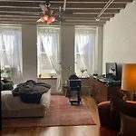 Zen Artist Loft In Williamsburg
