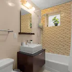 Apartment Modern 2br Steps From New York's Iconic Broadway *