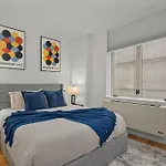 Modern 2br Steps From New York's Iconic Broadway New York