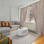 Apartment Modern 2br Steps From New York's Iconic Broadway