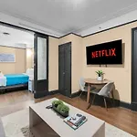 Walkable Paradise Heart Of The City Apt