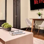 Walkable Paradise Heart Of The City Apt