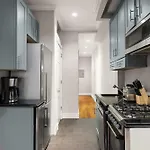 Modern Manhattan Haven Near Everything