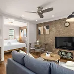 Stylish Nyc Retreat Near Top Attractions