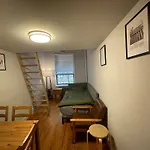 Union Square Studio 4 With Shower - Shared Toilet