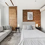 Chic Studio In The Heart Of Brooklyn