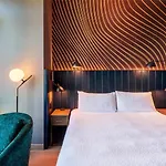 Tempo By Hilton Times Square Hotel 4*