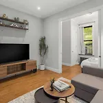 Chic Nyc Retreat By Central Park